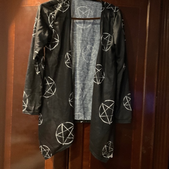 PENTACLE COVERUP sweater - Picture 1 of 2